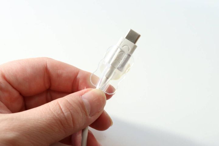 ダイソーの根本を守るケーブルホルダー（テディベア 2P）