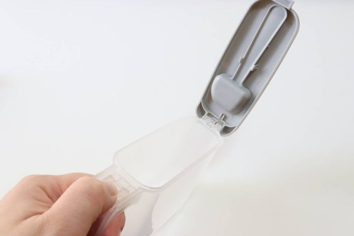 角までフィットしてすくえる調味料ケース（グレー） 構造