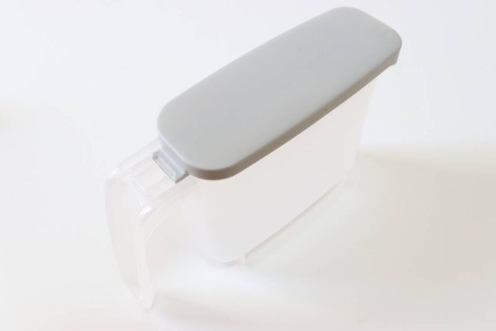 角までフィットしてすくえる調味料ケース（グレー）