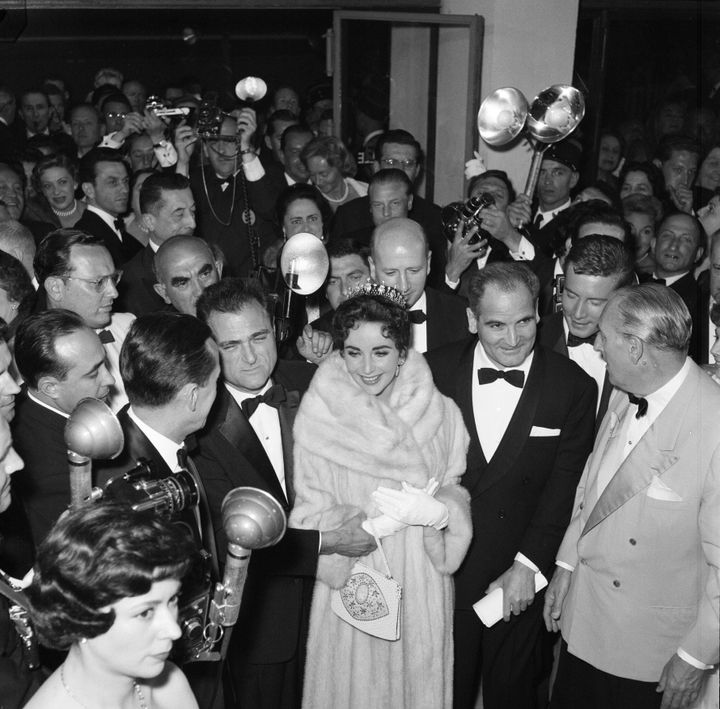 1957年、第10回カンヌ国際映画祭でのエリザベス・テイラーとマイク・トッド。