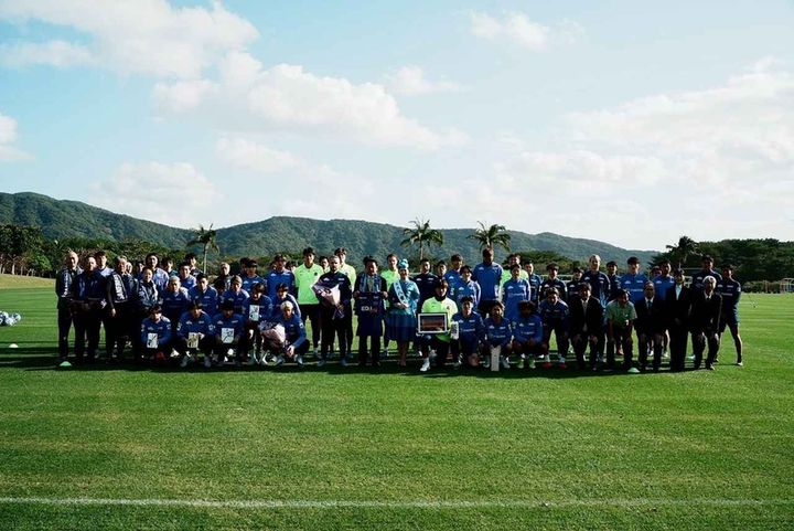 画像1: サンフレッチェ広島、石垣島キャンプのトレーニングマッチ福岡大学戦を「AIカメラ」でライブ配信！全世界で無料視聴が可能