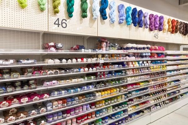 【東京都新宿区・町田市】新宿オカダヤ本店＆町田店で25秋冬シーズンの編み物を楽しむ！約8,000種の毛糸が登場