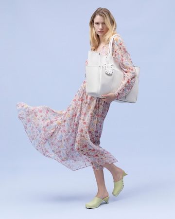 「GANNI」がPRE-FALL 2026コレクション発表。夏の終わりに漂う静かな美しさから着想