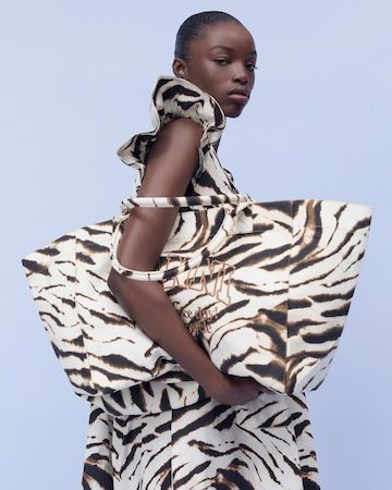 「GANNI」がPRE-FALL 2026コレクション発表。夏の終わりに漂う静かな美しさから着想