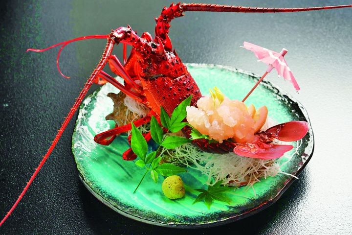 割烹かねなか 活伊勢海老刺身2000円～