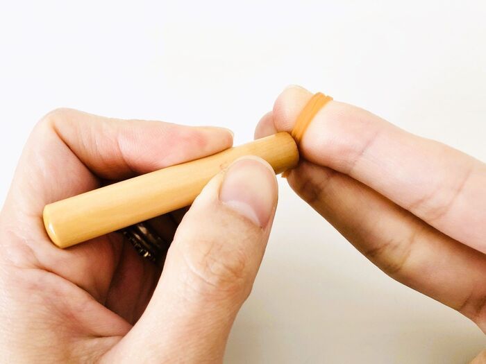 印鑑の目詰まりを「一発」でキレイにする裏ワザ。ティッシュじゃ取り切れない汚れもスッキリ！