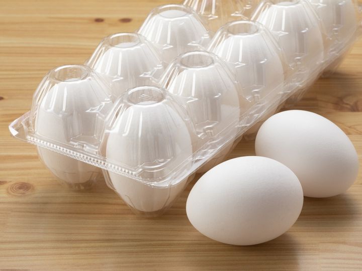 【大学教授が回答】「卵はコレステロールが多くて危険」「卵は1日1個まで」といった話を聞いて、不安になっていませんか？ 実際のところ、卵は何個まで食べていいのか、分かりやすく解説します。（※画像：amanaimages）