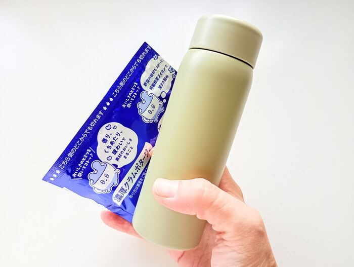 ポケットに入る『ミニ水筒』が万能選手でした！つい1本欲しくなる便利な使い道♡