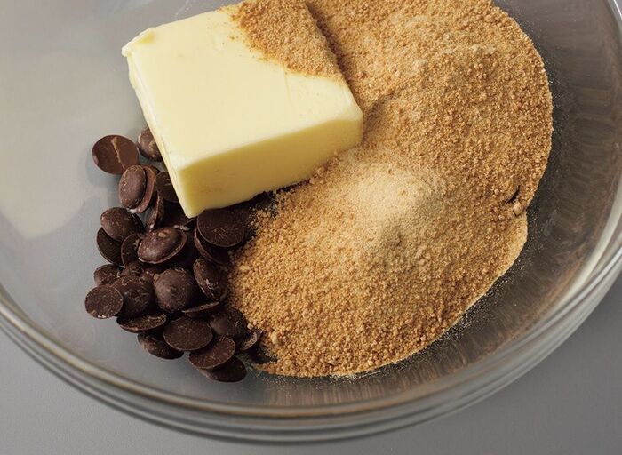 シフォン型で焼くと美味しい！みっしり「ブラウニー」の作り方。ブラウンシュガーでさらに美味しく仕上がります♪