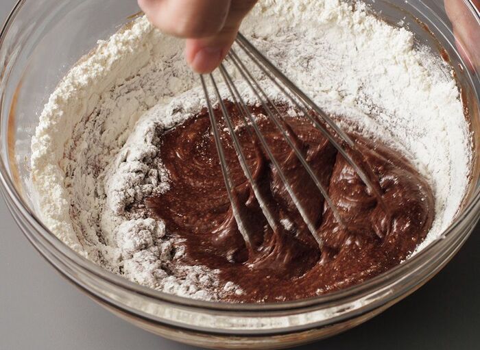 シフォン型で焼くと美味しい！みっしり「ブラウニー」の作り方。ブラウンシュガーでさらに美味しく仕上がります♪