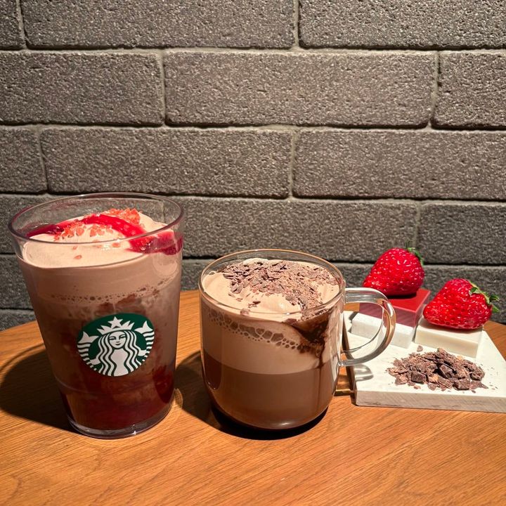 カカオ＆ストロベリームース フラペチーノ®、カカオ ムース ラテ
