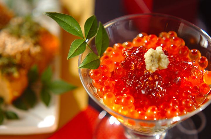 しょうゆイクラのアボカド豆腐添え