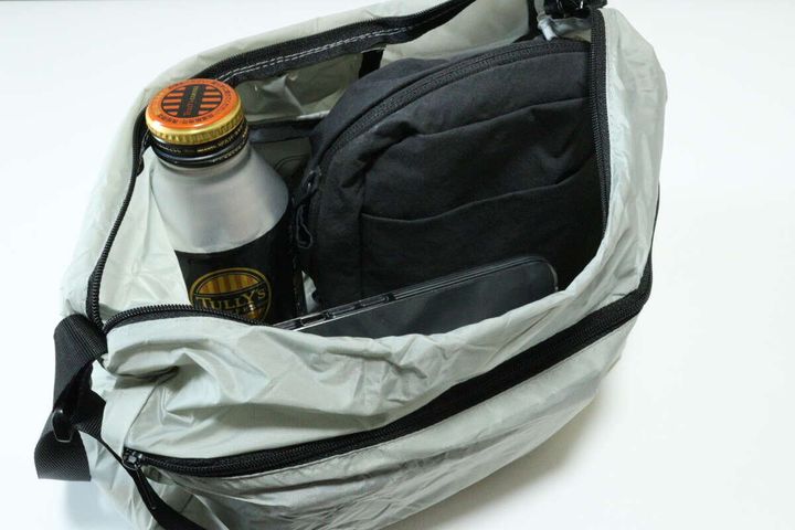 トラベルショルダーバッグ（くしゅっとコンパクト） メインスペース