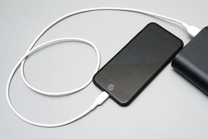 息子1人のために、我が家は何本もの充電ケーブルを失っている…