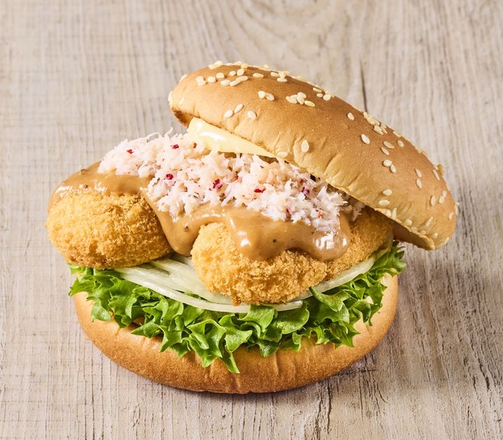 オオズワイガニのクリームコロッケバーガー～ブラウンバターソース～