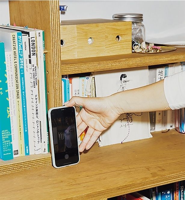 棚を活用 （C）にーよん／KADOKAWA