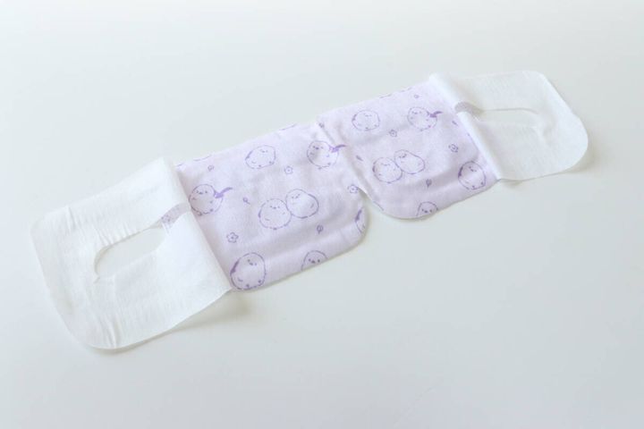 セリアのシマちゃんのホッとアイラブマスク 2枚入り（ラベンダーの香り）の全体図