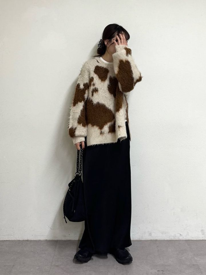 黒スカートコーデ4