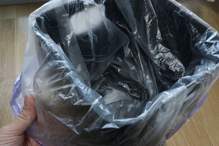 ゴミ袋（ひも付、25L、11枚） ゴミ箱にセット