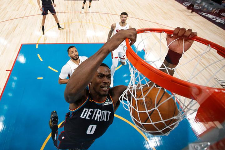 画像: 2026年1月1日、ミシガン州デトロイトのリトル・シーザーズ・アリーナで行われたヒート戦で、ダンクを決めるピストンズのジェイレン・デューレン（#0）。（Photo by Brian Sevald/NBAE via Getty Images） Mandatory Credit: Copyright 2026 NBAE