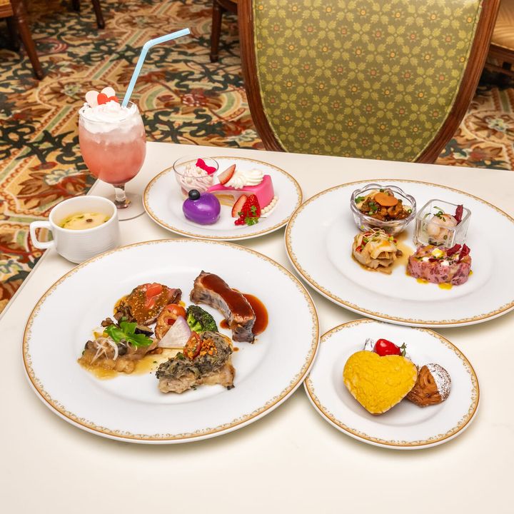 東京ディズニーランドホテル「シャーウッドガーデン・レストラン」ディズニー・パルパルーザ“ミニーのファンダーランド”スペシャルメニュー