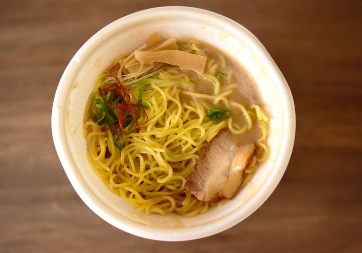 ラーメンスープはどろっとした濃厚な見た目