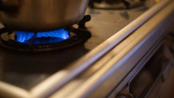 やっちゃダメー！知らないと怖い「アルミホイル」の使い方。少しの間違いが事故につながる可能性も！？