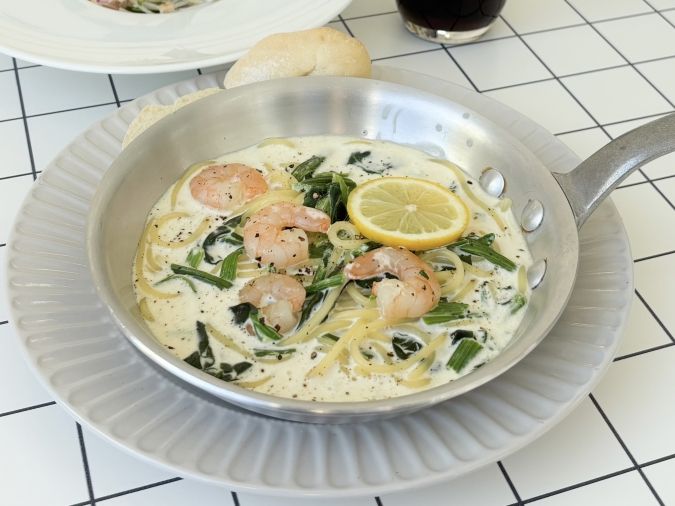 gifff エビとほうれん草のパスタ