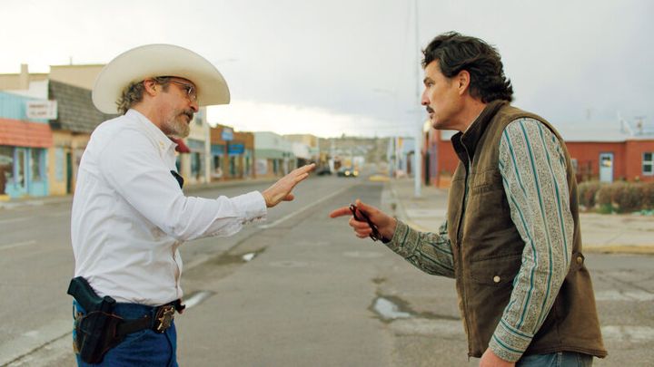 『エディントンへようこそ』 監督：アリ・アスター 出演：ホアキン・フェニックス、ペドロ・パスカル、 エマ・ストーン ＴＯＨＯシネマズ 日比谷ほか全国公開中