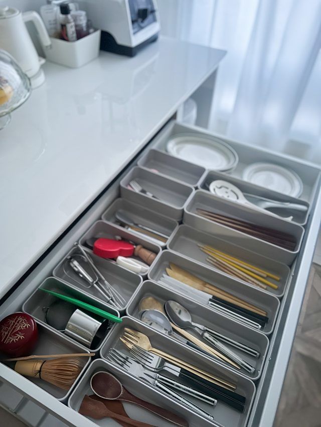 整頓されたカトラリー収納