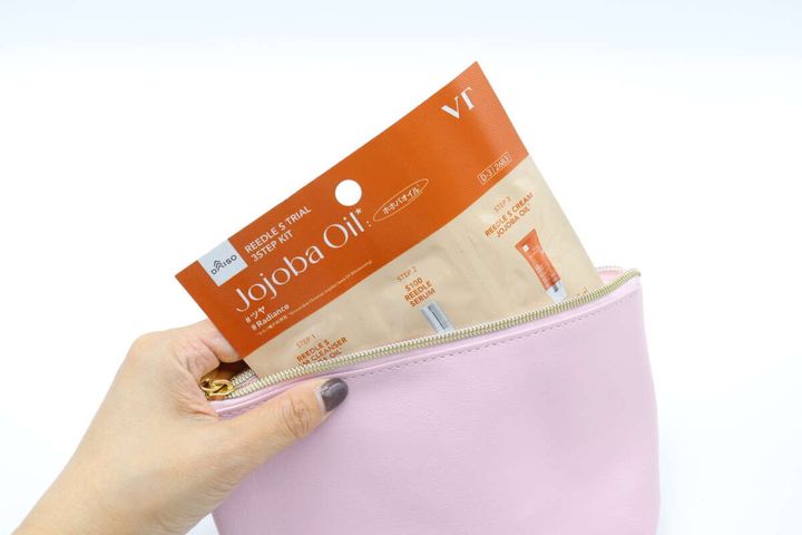 ダイソーのpo-に入るVTリードルSトライアル3ステップキット（ホホバオイル）