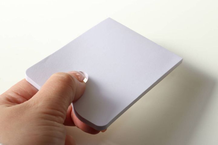 セリア 使い捨てペーパーパレット 30枚入り 持ちやすい