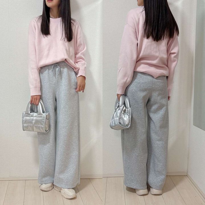 GUパフスウェットバギーパンツのピンクニットコーデ