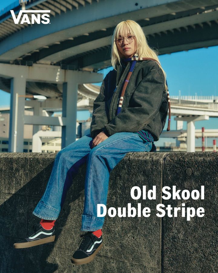 ABC-MART限定カラーのVANSオールドスクールのブラックを着用したスタイリング画像