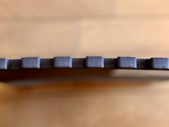 100均の「防音シート」一覧｜使い方やサイズ感なども詳しく【ダイソー・セリア・キャンドゥ】