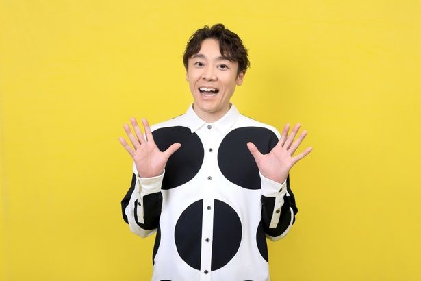 “よしおにいさん”こと小林よしひさが、ジャッキー愛を語りまくる！ 撮影/杉映貴子