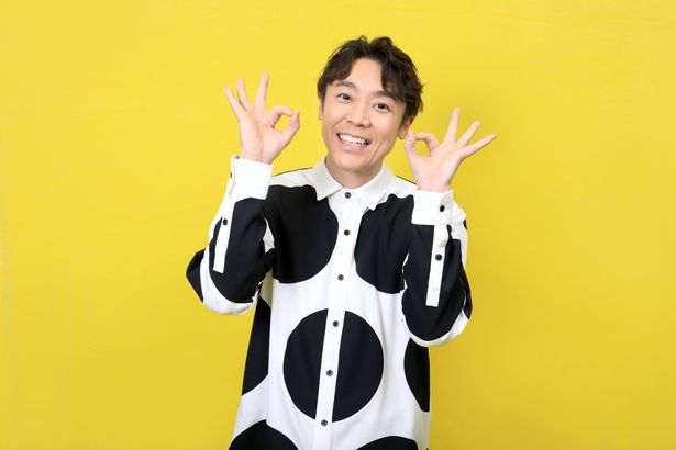 パンダ模様の服でパンダポーズ！「パンダうさぎコアラ」が聴きたくなる!? 撮影/杉映貴子