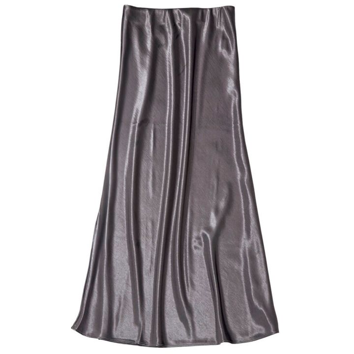 スカート￥8,910（ラヴィッシュゲート）