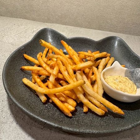 【東京都台東区】“ちょっといい席 いい音楽”で心地よい空間を提供するバー「夜音喫茶 猫奈落」OPEN