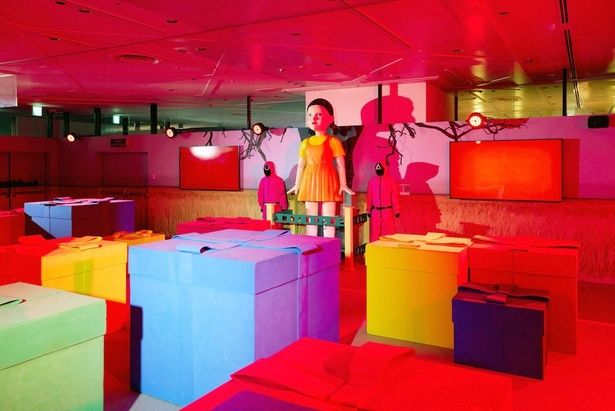 【写真】「RED LIGHT, GREEN LIGHT(だるまさんがころんだ)」