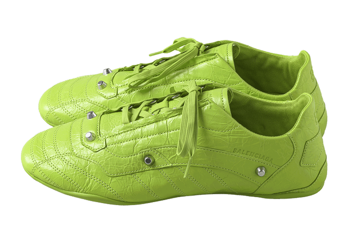 〈バレンシアガ〉のシューズ