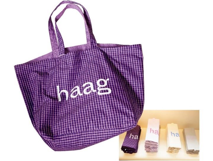 ベースとロゴのカラー配色にときめくエコバッグ（₩62,000）