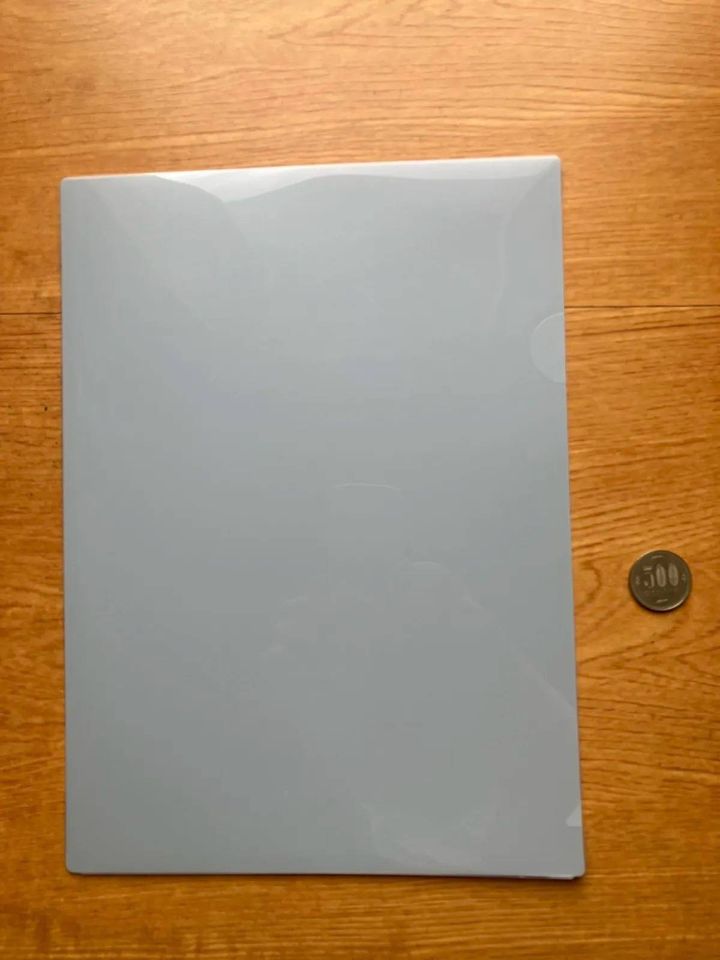 Seria(セリア)：A4クリアホルダー ハードタイプ