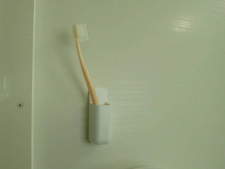 DAISO(ダイソー)：マルチポケット(バス用マグネット)