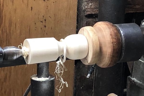 職人の手仕事で作られた草木染めの一輪挿しこけし「草木染め 東京花こけし」誕生