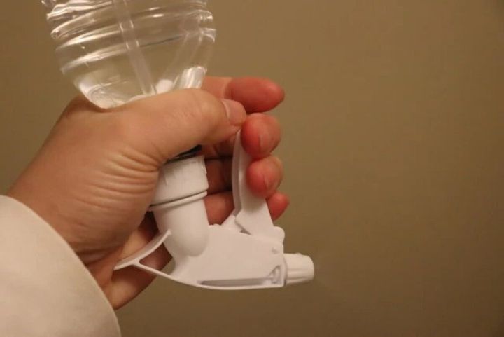 ダイソー 逆さで使えるスプレーヘッド 使用例