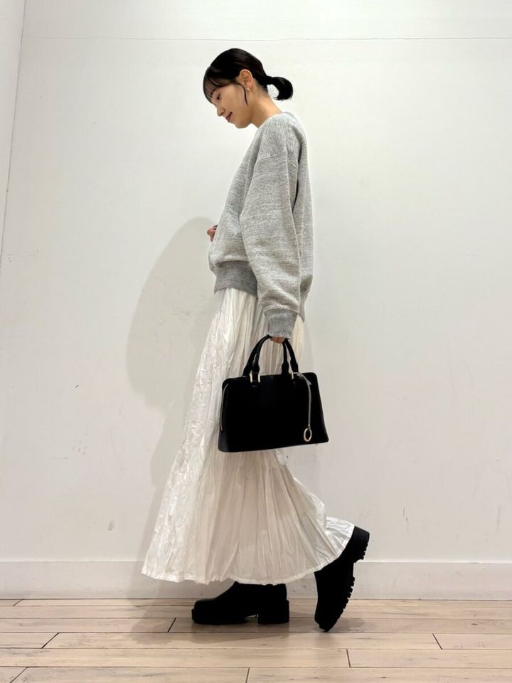 2026冬大人女性白スカートミックスコーデ