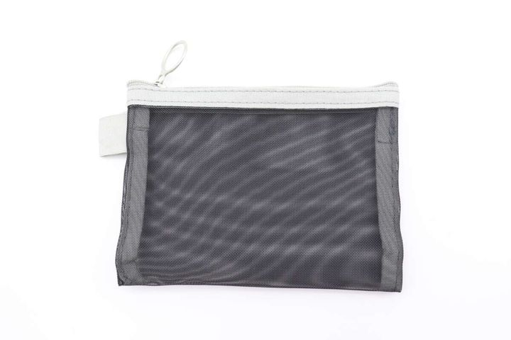 ダイソーの100円のループ付メッシュポーチ