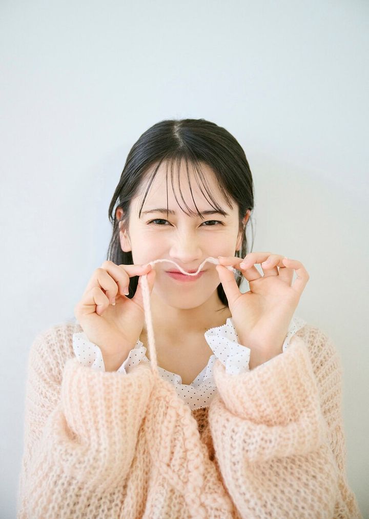 1st写真集『うたかた』を発売した野中ここな 