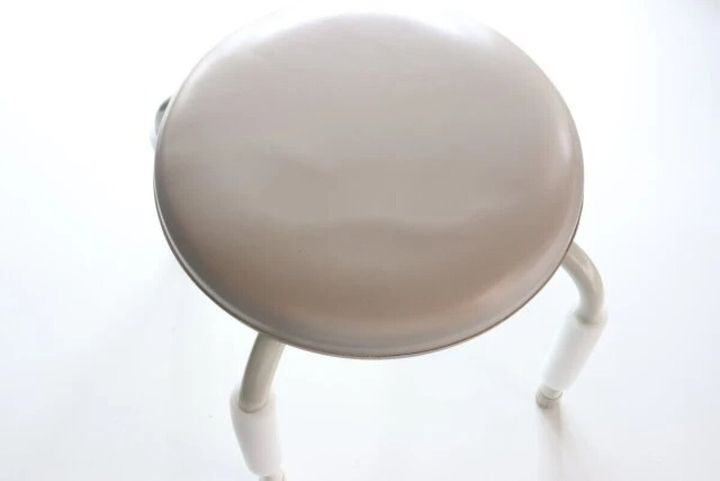 ダイソー パイプ椅子 